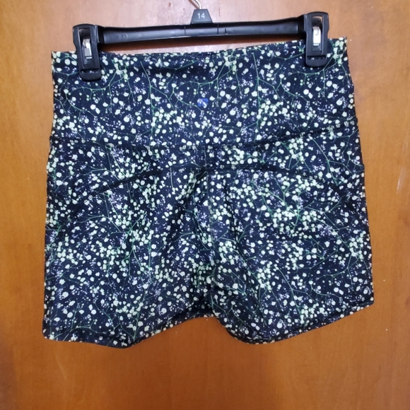 Cycle House by Marika short - Picture 2 of 5